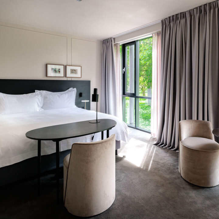 Pillows_Luxury_Boutique_Hotel_Aan_De_IJssel_Luxury_Room_Grand_Park_View_06